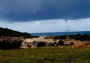 Patara Sahilinde Hortum Ve Girdap Korkusu